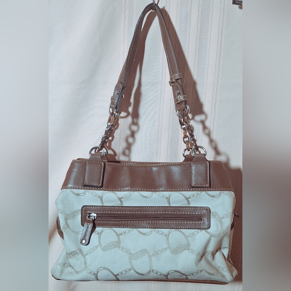 CHAPS Tan and Cream Shoulder Bag - Picture 2 of 9